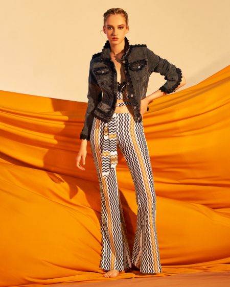 Pantalón geométrico