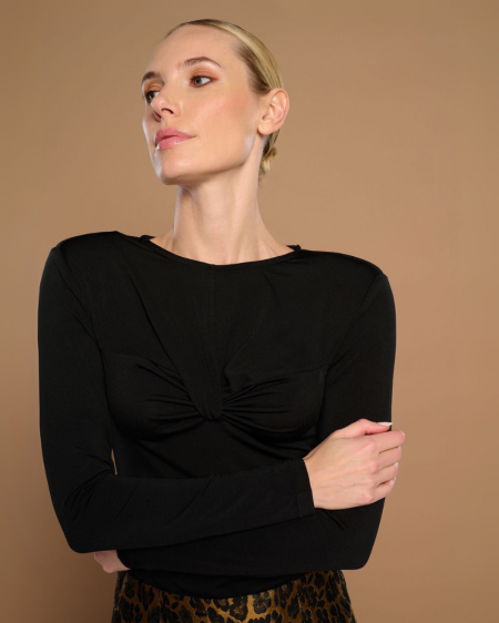Top Black Lea