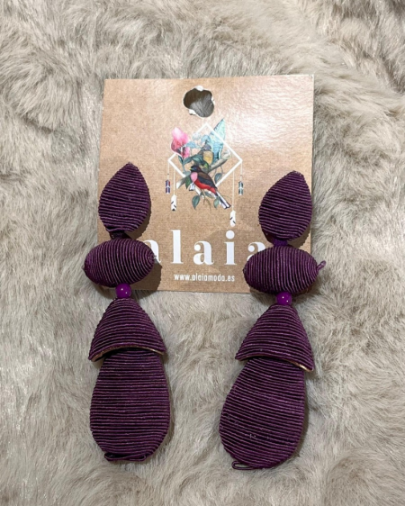 Pendientes morados